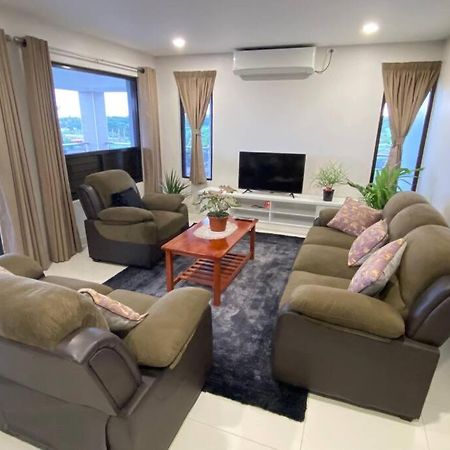 לאוטוקה Lovely 4-Bedroom Holiday Home With Free Parking. מראה חיצוני תמונה