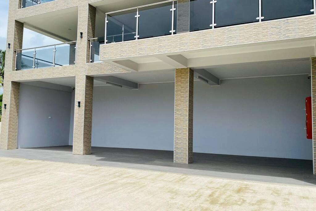 לאוטוקה Lovely 4-Bedroom Holiday Home With Free Parking. מראה חיצוני תמונה