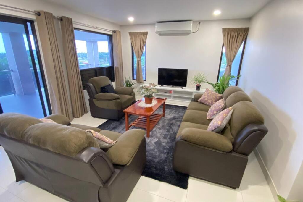 לאוטוקה Lovely 4-Bedroom Holiday Home With Free Parking. מראה חיצוני תמונה