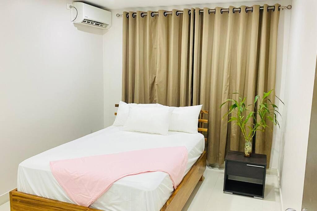 לאוטוקה Lovely 4-Bedroom Holiday Home With Free Parking. מראה חיצוני תמונה