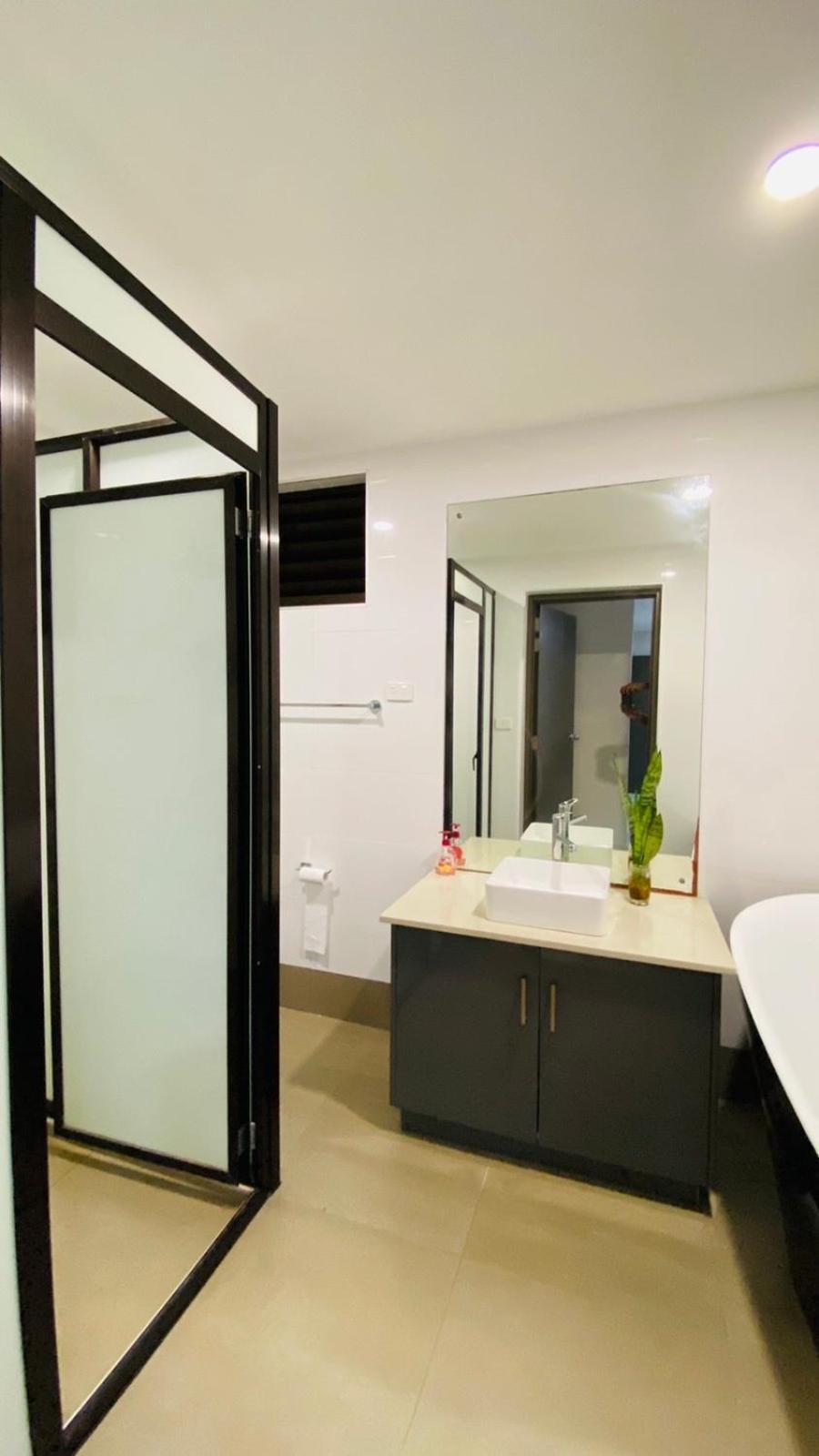 לאוטוקה Lovely 4-Bedroom Holiday Home With Free Parking. מראה חיצוני תמונה