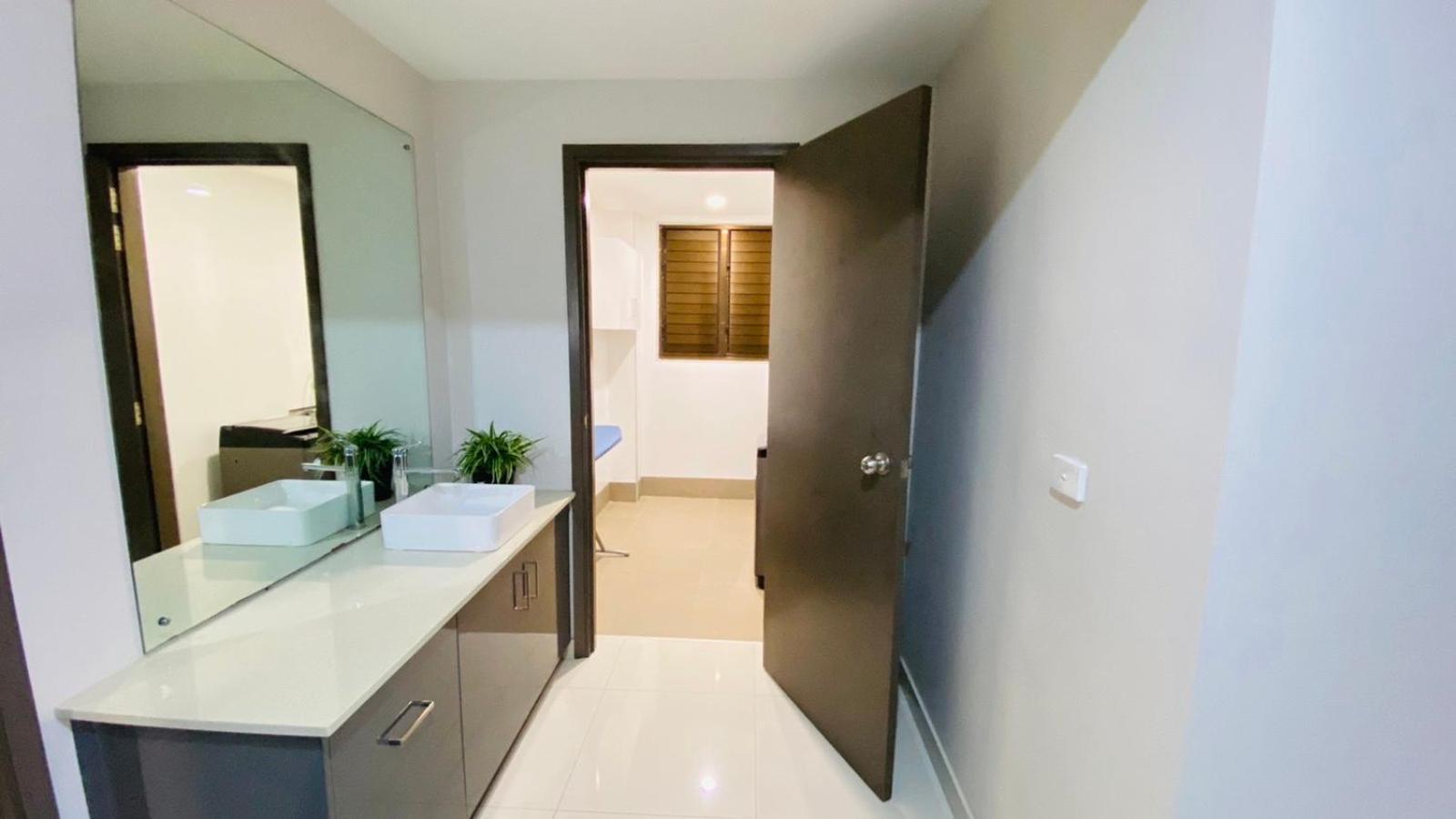 לאוטוקה Lovely 4-Bedroom Holiday Home With Free Parking. מראה חיצוני תמונה